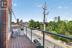 Great space and sun filled - 