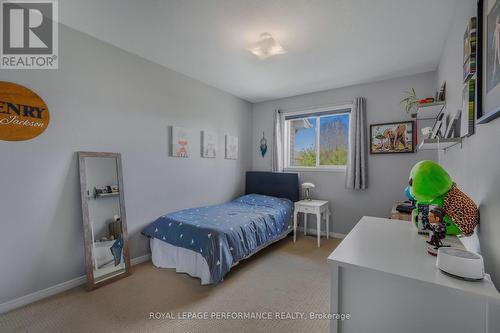 172 Colliston Crescent, Ottawa, ON 
