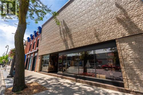 223 Christina Street North, Sarnia, ON 