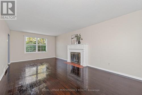 Living room - 1799 Dorset Drive, Ottawa, ON 