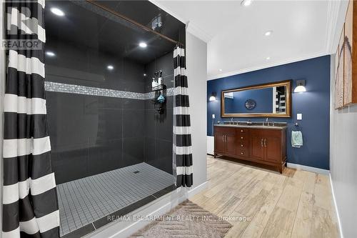 5 Royal Troon Drive, Brant, ON 