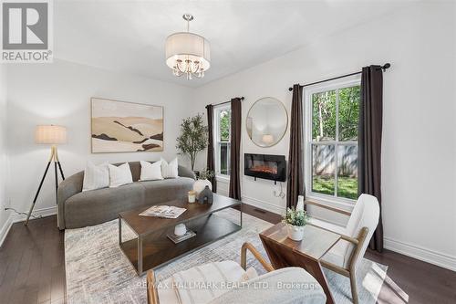 13 E J Lennox Way, Markham, ON 