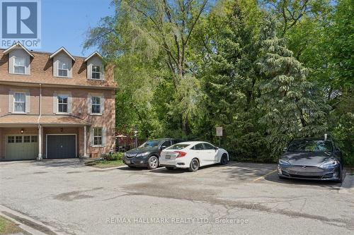 13 E J Lennox Way, Markham, ON 