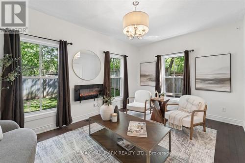 13 E J Lennox Way, Markham, ON 