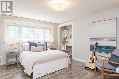 Another large bedroom with built in desk - 11276 Amos Drive, Milton, ON 