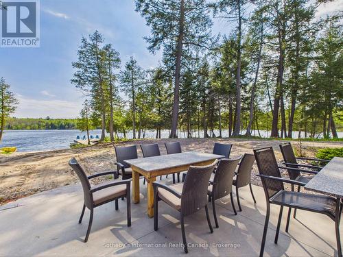 2889 Ahmic Lake Road, Magnetawan, ON 
