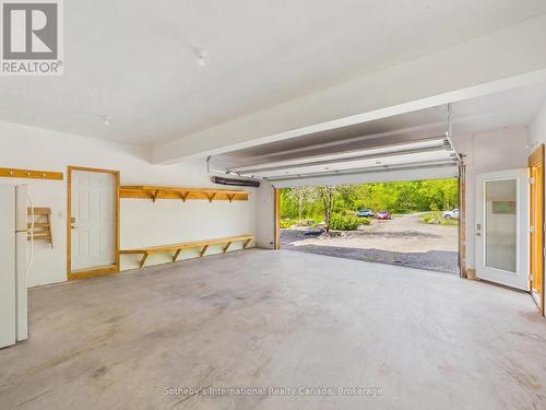 2889 Ahmic Lake Road, Magnetawan, ON 
