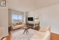 902 - 810 SCOLLARD COURT  Mississauga, ON L5V 0A4