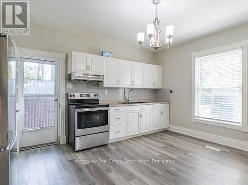730 Park Street S, Peterborough (Otonabee Ward 1), ON - Indoor Photo Showing Kitchen