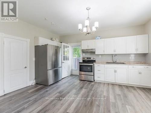 730 Park Street S, Peterborough (Otonabee Ward 1), ON - Indoor Photo Showing Kitchen