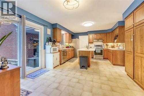 706 Esser Crescent, Sarnia, ON 