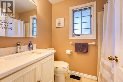 706 Esser Crescent, Sarnia, ON 