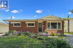 UPPER - 72 FERNDALE AVENUE Guelph (Victoria North), ON N1E 1B5