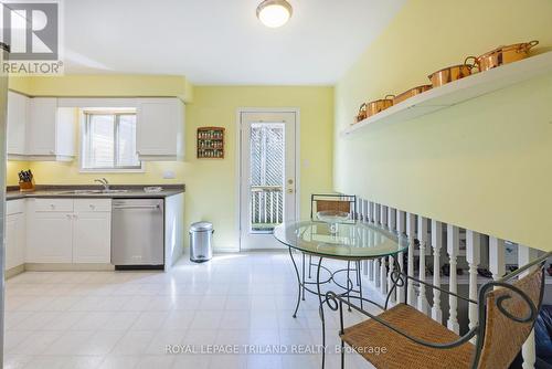 Bright eat-in kitchen with exterior access - 17 - 1100 Byron Baseline Road, London South (South K), ON - Indoor