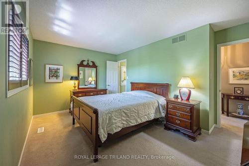 17 - 1100 Byron Baseline Road, London South (South K), ON - Indoor Photo Showing Bedroom