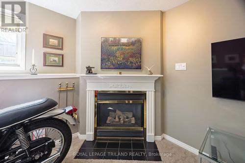 17 - 1100 Byron Baseline Road, London South (South K), ON - Indoor With Fireplace