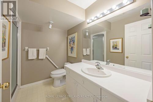 17 - 1100 Byron Baseline Road, London South (South K), ON - Indoor Photo Showing Bathroom