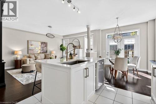 523 Terrace Way, Oakville, ON - Indoor