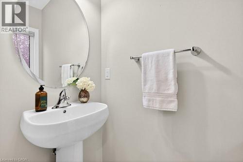 523 Terrace Way, Oakville, ON - Indoor Photo Showing Bathroom