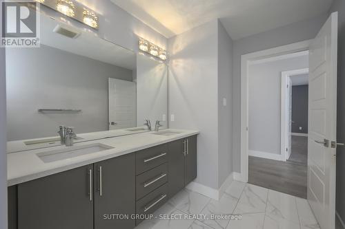 1062 Melsetter Way, London North (North S), ON 