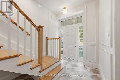 Foyer - 35 Mackay Street, Ottawa, ON 
