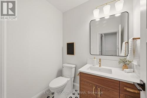 Powder room - 35 Mackay Street, Ottawa, ON 