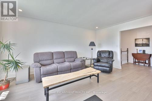 11 Lynwood Drive, Hamilton, ON 