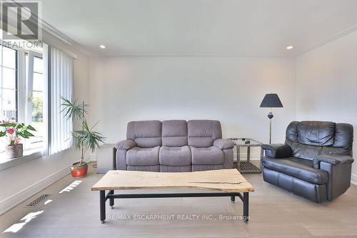 11 Lynwood Drive, Hamilton, ON 