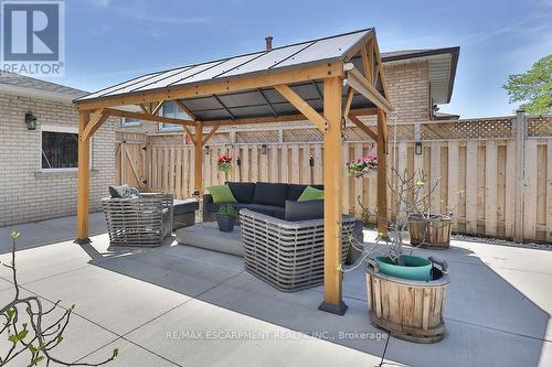11 Lynwood Drive, Hamilton, ON 