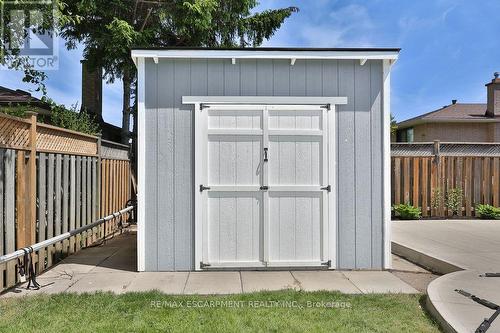 11 Lynwood Drive, Hamilton, ON 
