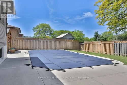11 Lynwood Drive, Hamilton, ON 