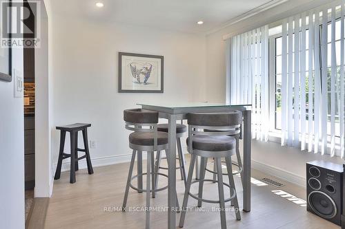 11 Lynwood Drive, Hamilton, ON 