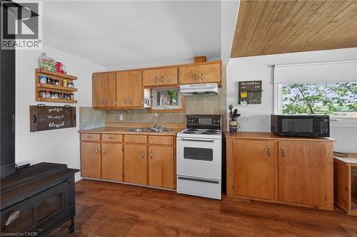 2 Townline Road E, Cayuga, ON 