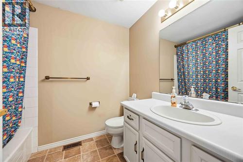 1722 Trinity Crescent, Sarnia, ON 