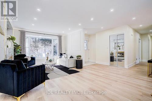 15 Crossburn Drive, Toronto, ON 