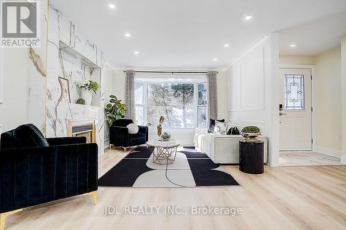 15 Crossburn Drive, Toronto, ON 