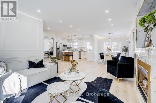 15 Crossburn Drive, Toronto, ON 