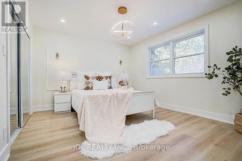 15 Crossburn Drive, Toronto, ON 