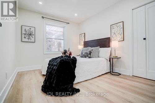 15 Crossburn Drive, Toronto, ON 