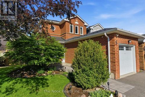 5 TEDDINGTON CRESCENT  Whitby (Pringle Creek), ON L1R 1S4