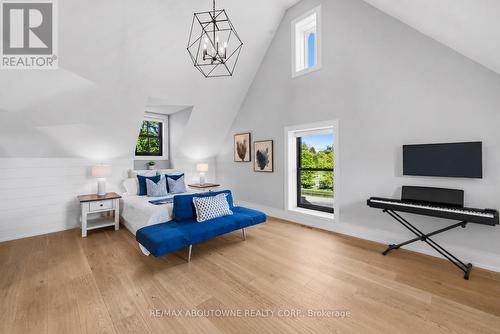 489 Lakeshore Road W, Oakville, ON 