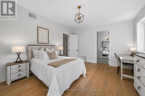 489 Lakeshore Road W, Oakville, ON 