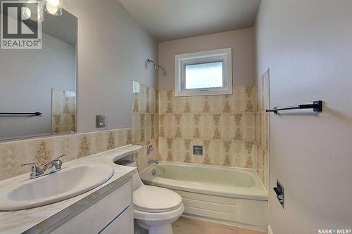 35 Chase Crescent, Regina, SK 