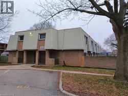 17 OLD PINE Trail Unit# 156 St. Catharines, ON L2M 6P9