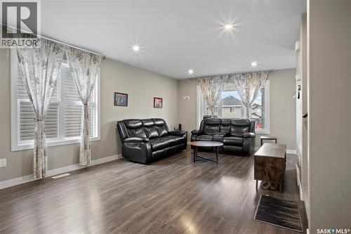 4073 Delhaye Way, Regina, SK - Indoor Photo Showing Living Room