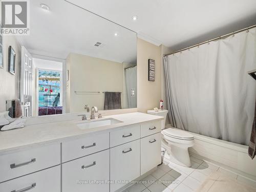 2nd Bedroom Ensuite - 310 - 415 Locust Street, Burlington (Brant), ON - Indoor Photo Showing Bathroom