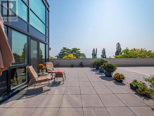 310 - 415 Locust Street, Burlington (Brant), ON - Outdoor