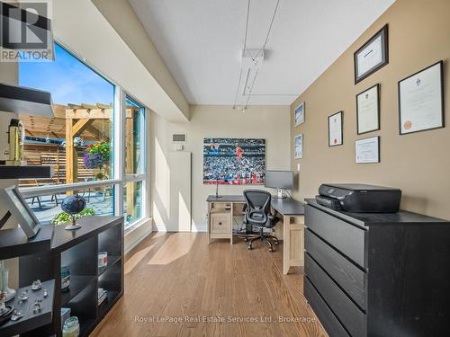 Spacious Den - 310 - 415 Locust Street, Burlington (Brant), ON - Indoor Photo Showing Other Room