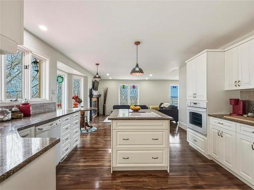 178 Daly Crescent, Brandon, MB - Indoor Photo Showing Kitchen