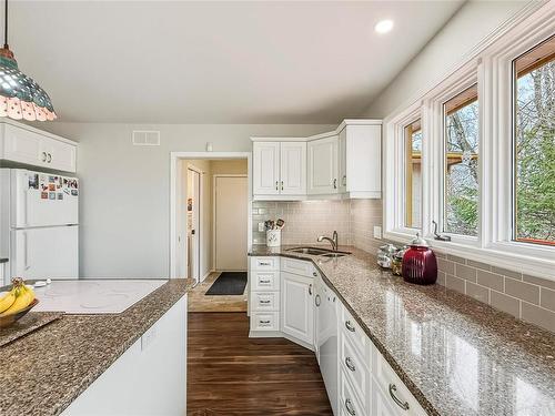 178 Daly Crescent, Brandon, MB - Indoor Photo Showing Kitchen With Double Sink